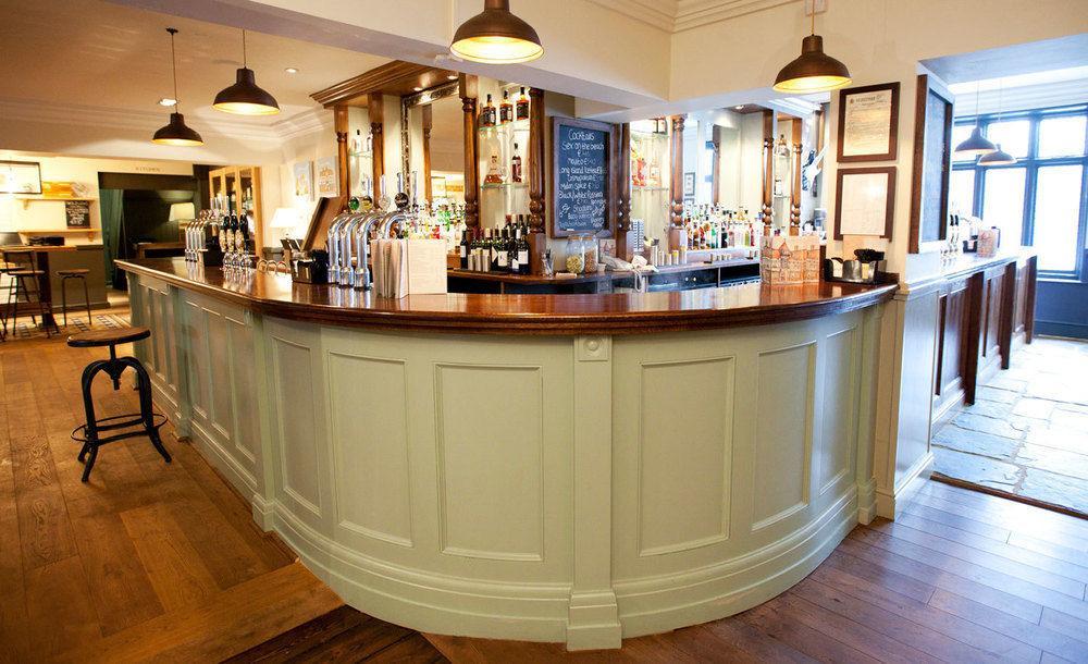 Crown Hotel Chertsey Exterior photo